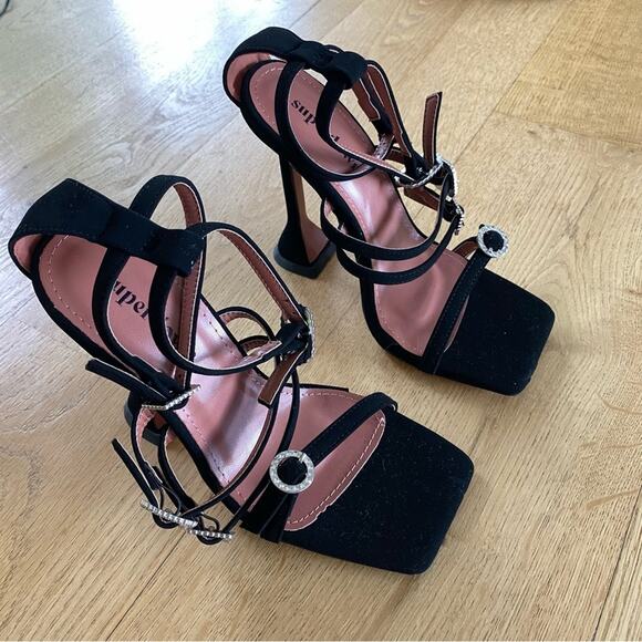 Superdown - Revolve Lawson Heel in Black - Picture 3 of 10